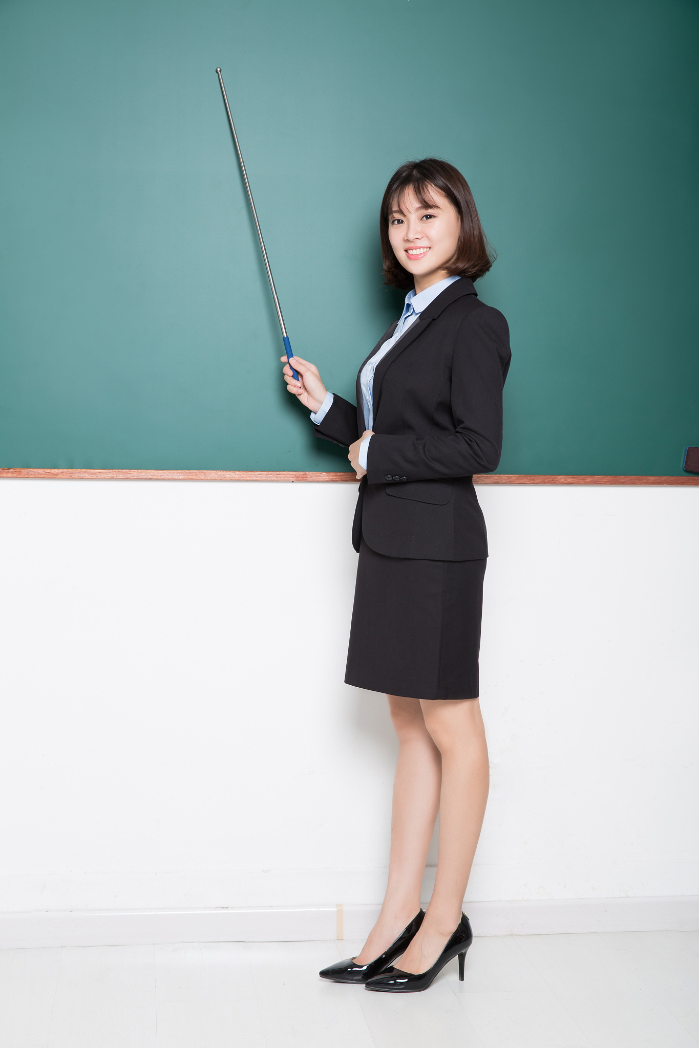 教师穿搭指南：专业、舒适、提升课堂形象