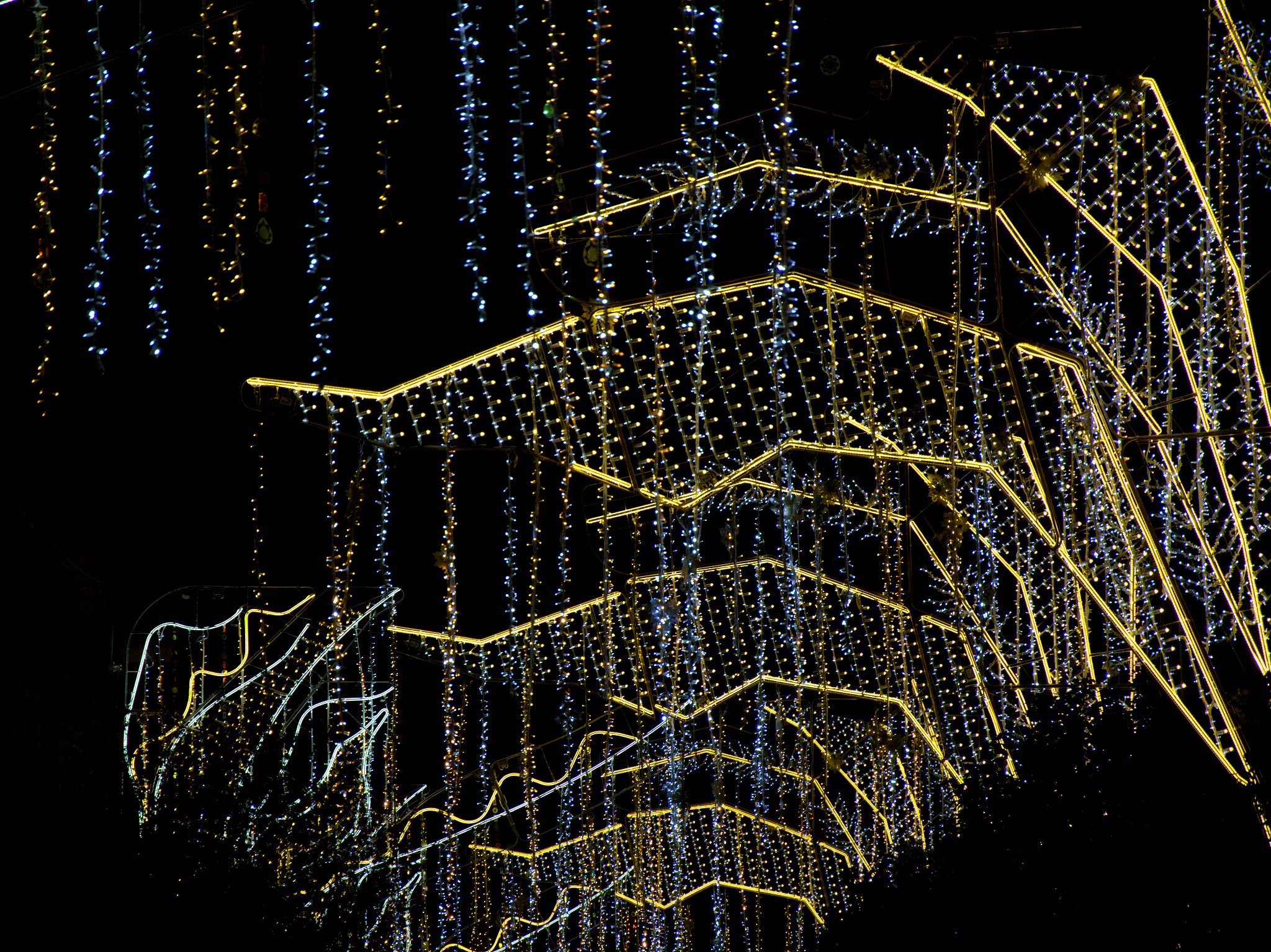 电磁模拟软件瓶颈：一体化建模和剖分的挑战