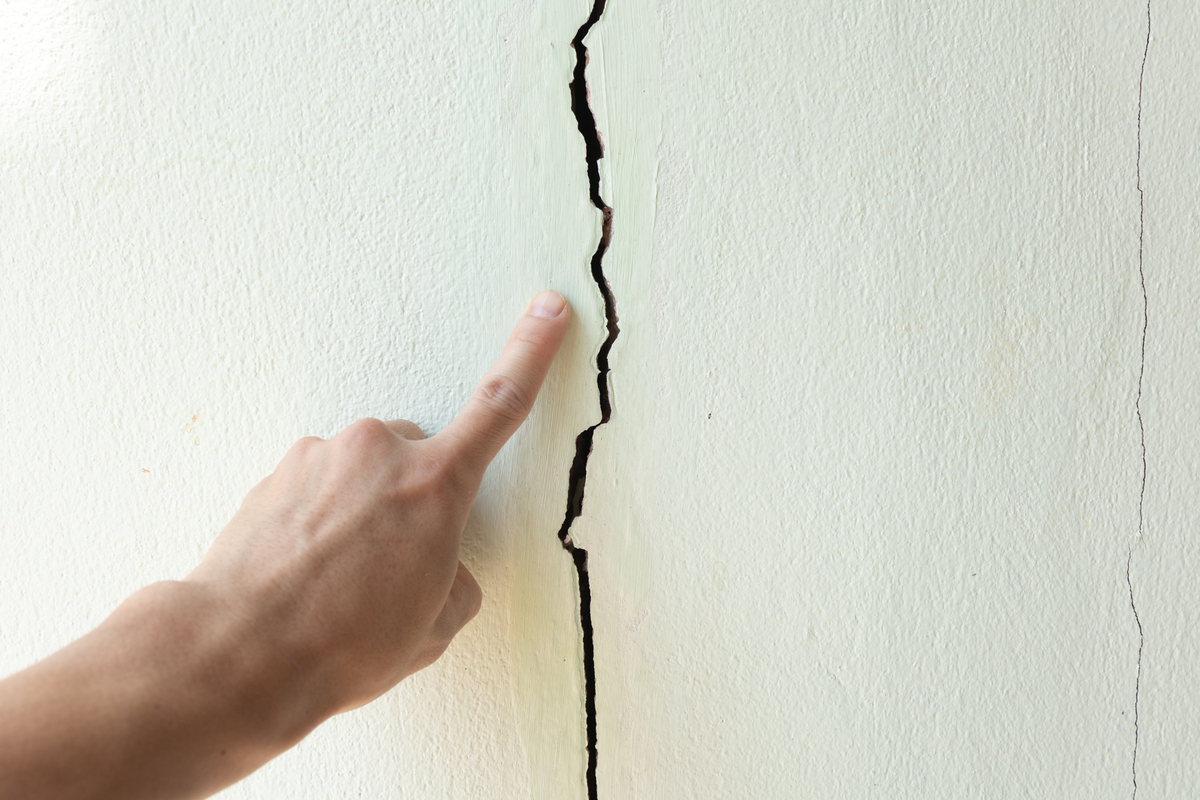 墙壁开裂怎么修补？有效防止墙壁再次开裂的方法