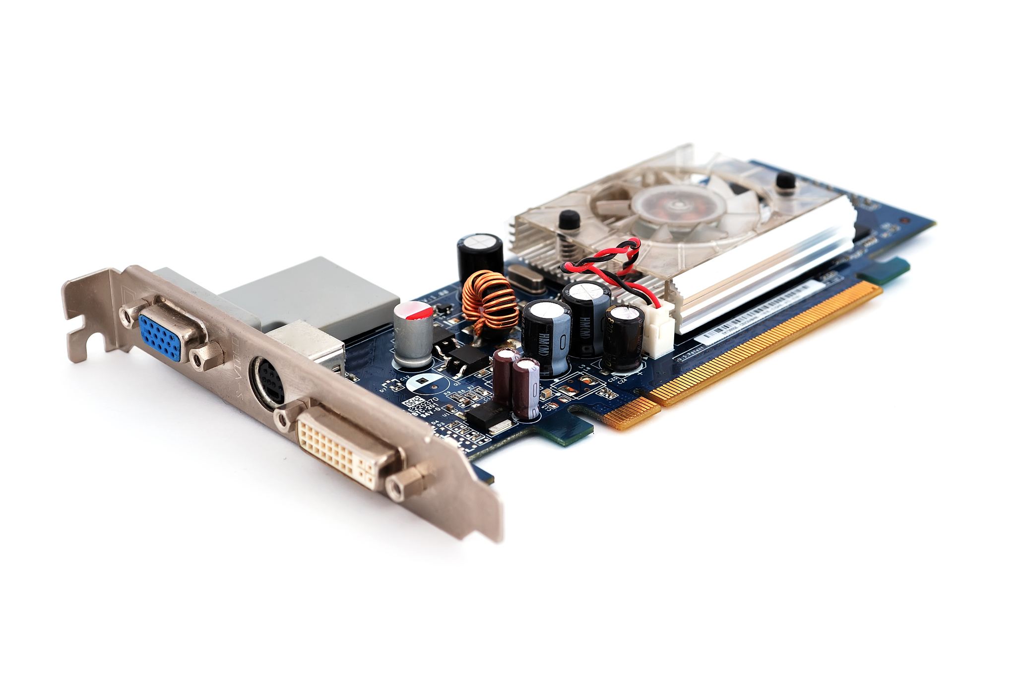 PCIE 1X的卡能插到PCIE X16的槽中吗？