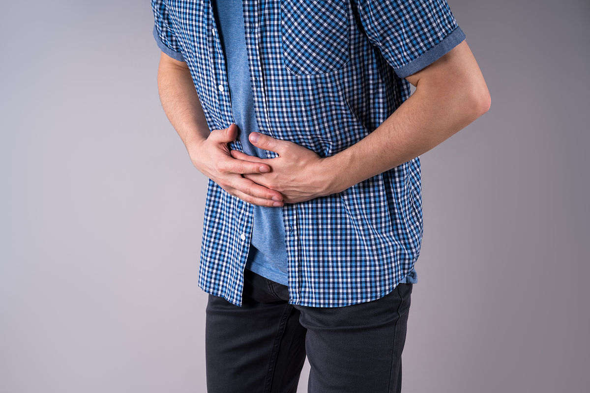 肚子中间有一个小块 医生说是气结 有哪些影响？