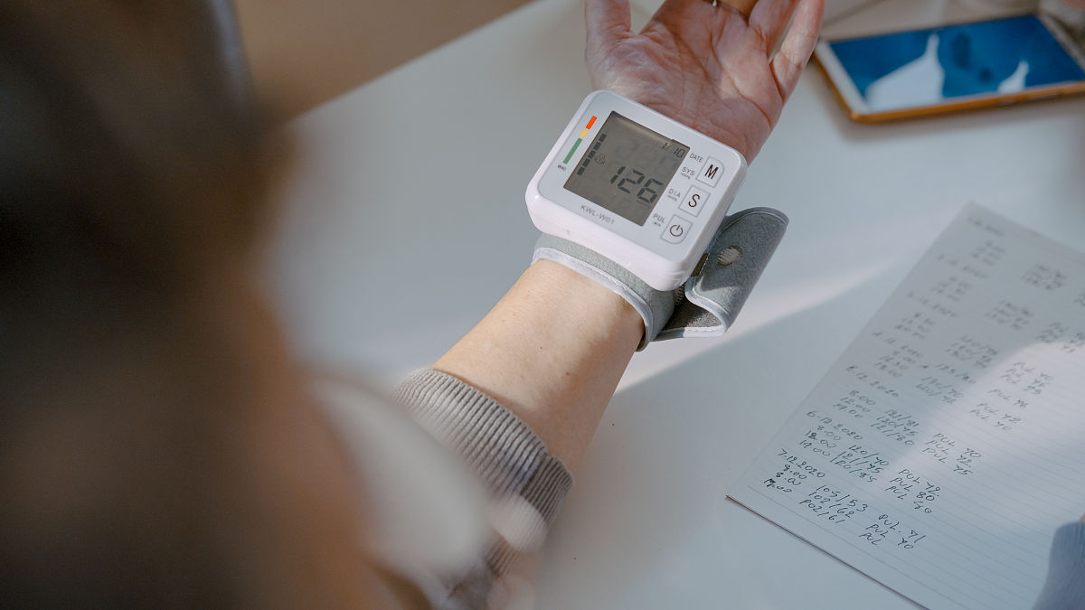 老年人健康手表的方案设计（包括：总体方案、理论分析及计算、实验方法和步骤等）