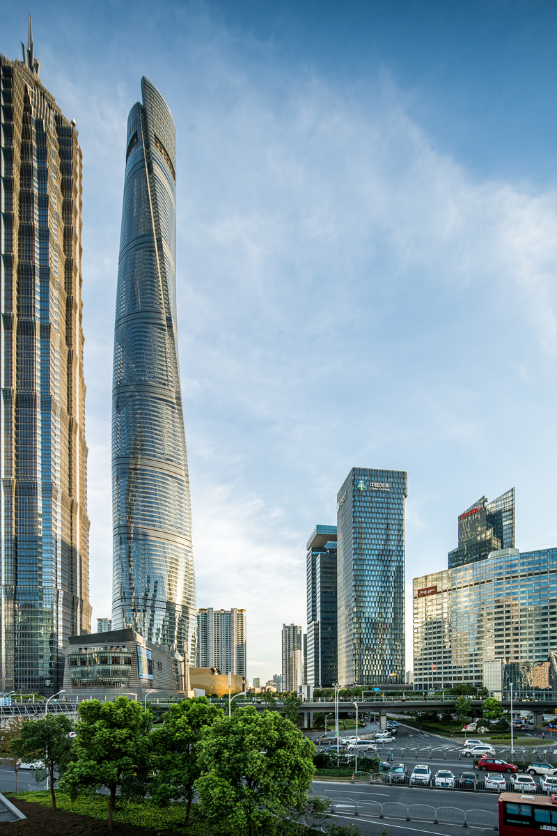 上海双子塔天桥：世界最高屋顶观景天桥，俯瞰陆家嘴金融中心全景