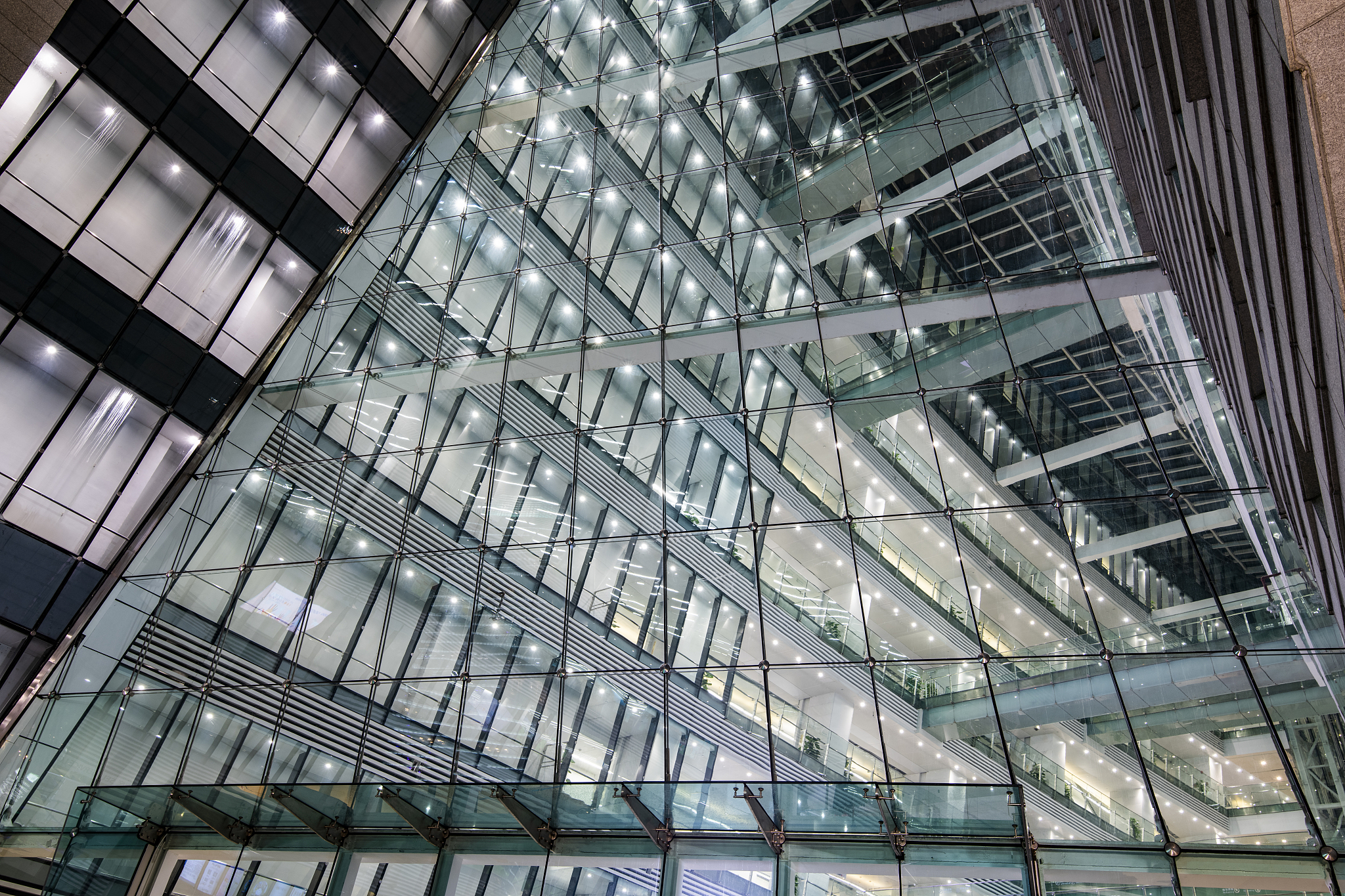 路易斯·威登基金图书馆的详细建筑结构