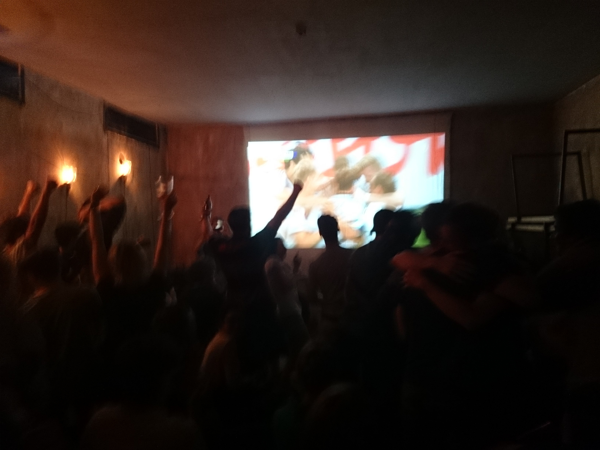 学校经常给小朋友看电影怎么跟老师说