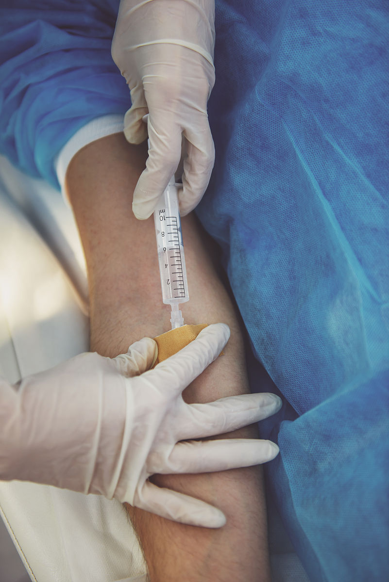 右胫骨平台粉碎性骨折切开复位内固定手术: 腰硬联合麻醉下实施方法