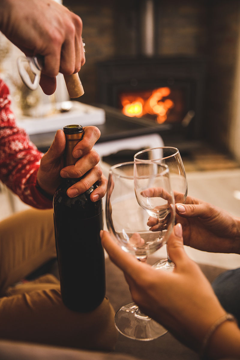 女朋友喝酒到很晚还会喝醉身为男朋友应该怎么办