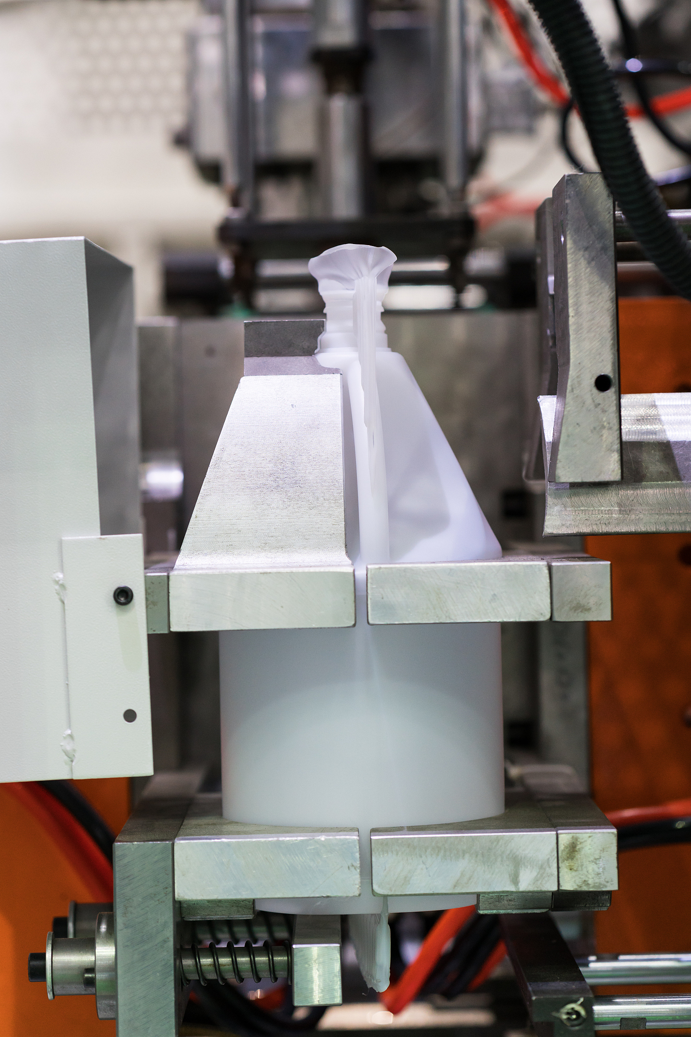 塑料冷却成型全流程详解 - 从原料到成品