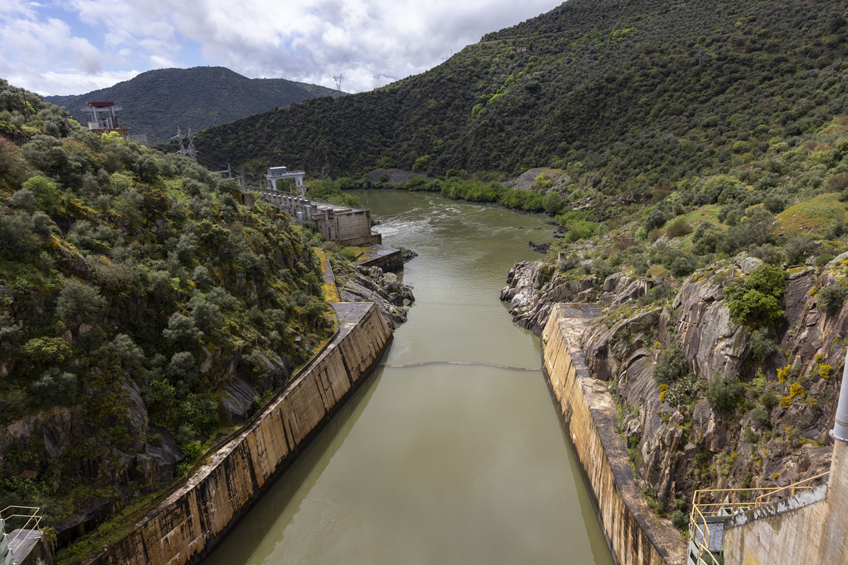磐安白龙江引水甘谷地段详细介绍帮我用200字详细描述