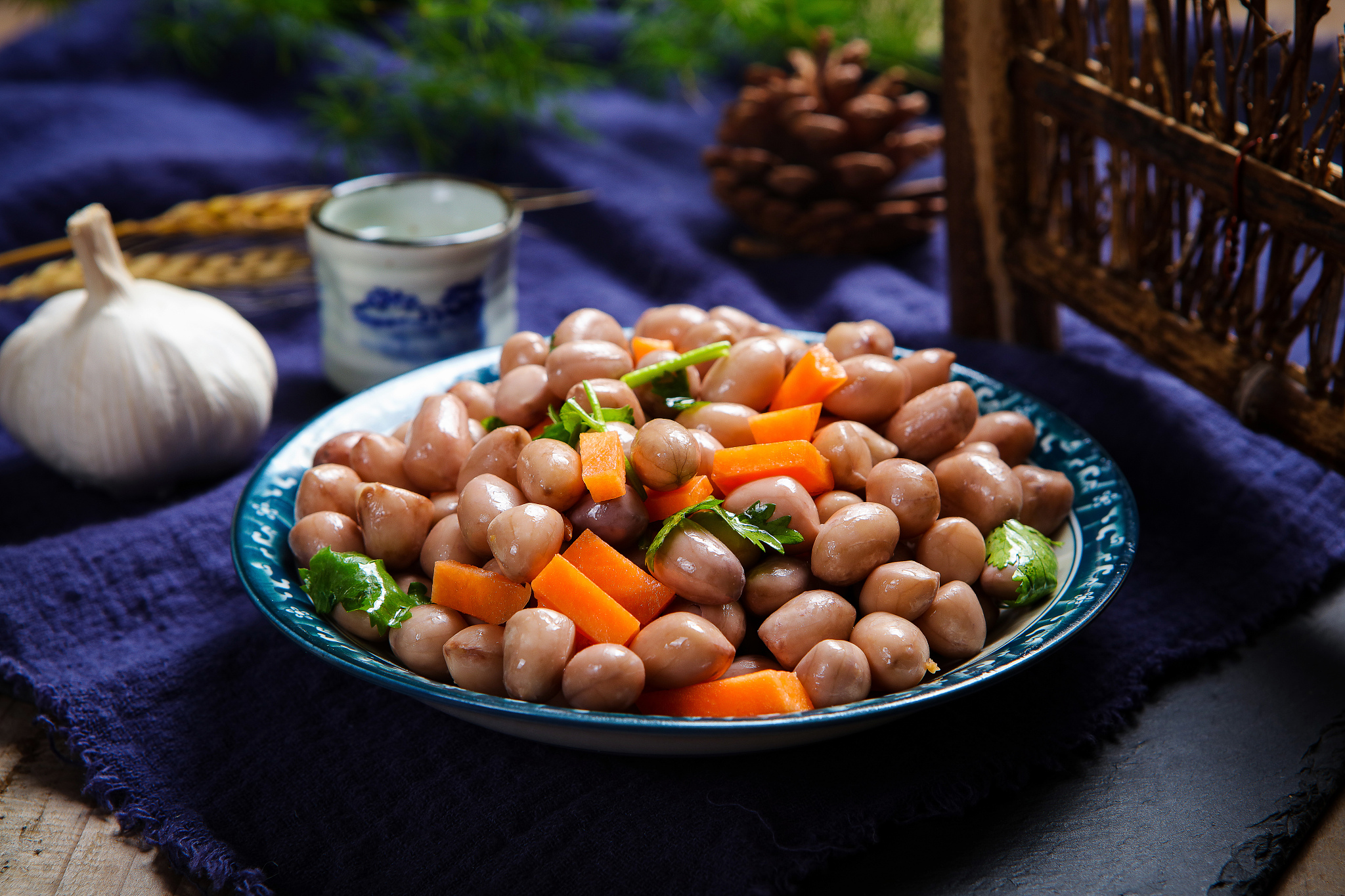 凉拌泡菜花生米怎么做？简单易学，营养丰富，快来试试吧！