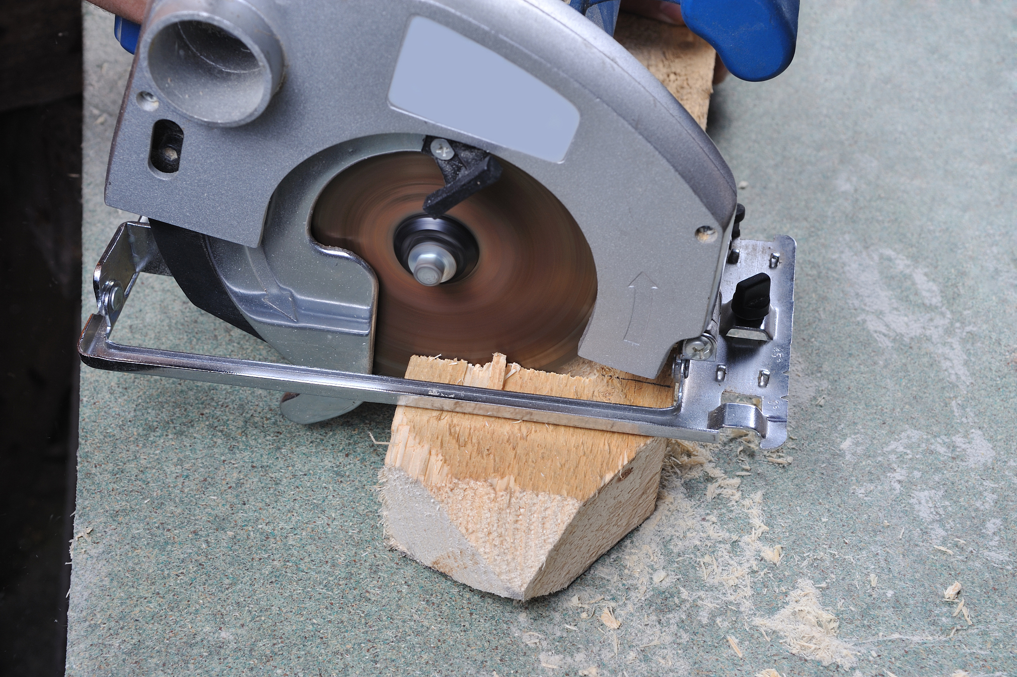 write a 1000-2000 character product description for an Amazon listing sellingtile cutting wheelIncluding the following key wordstile cutting wheeltile cuttertungsten carbide