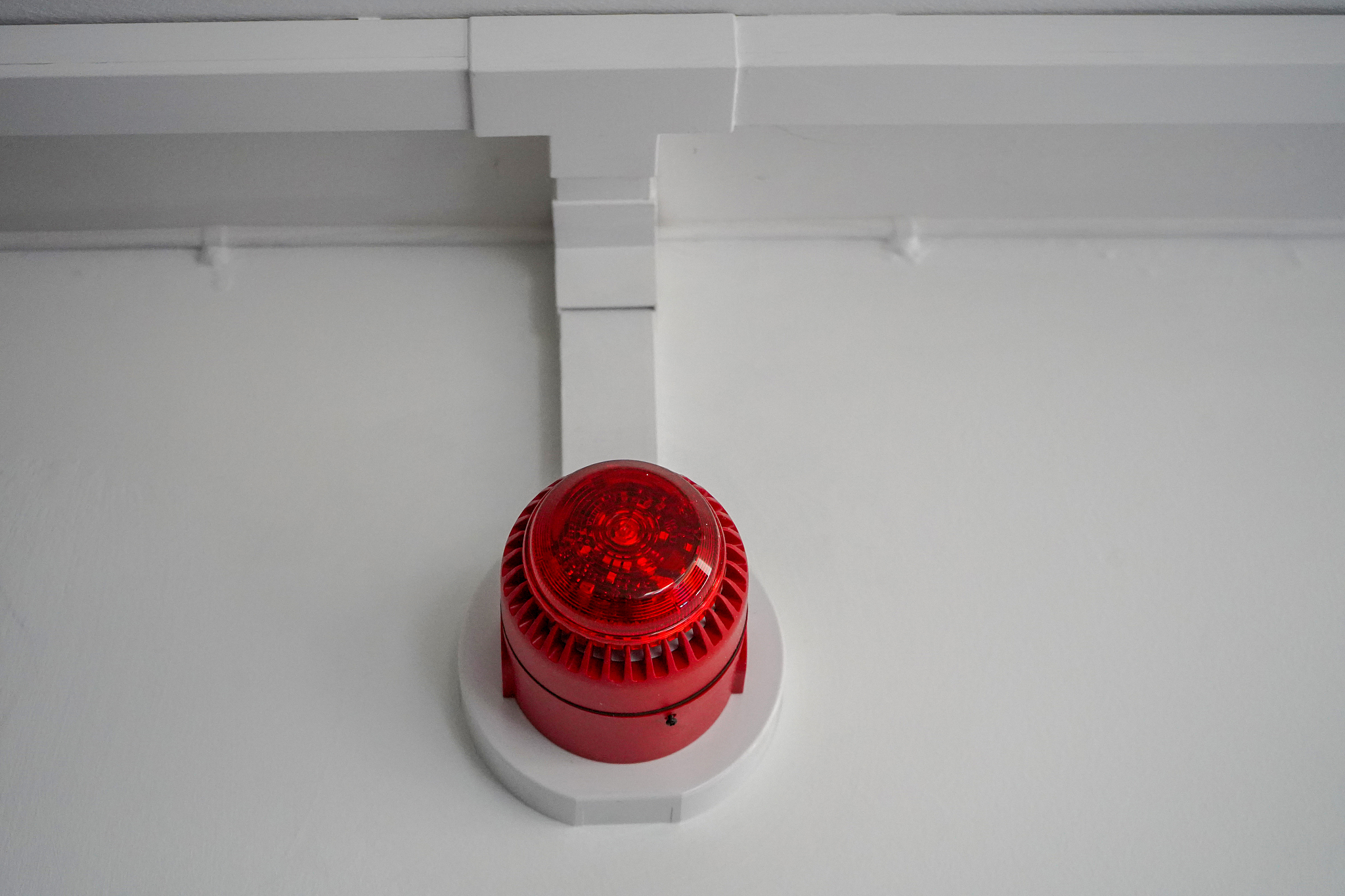 防爆管接应急灯-易燃易爆场所安全照明解决方案