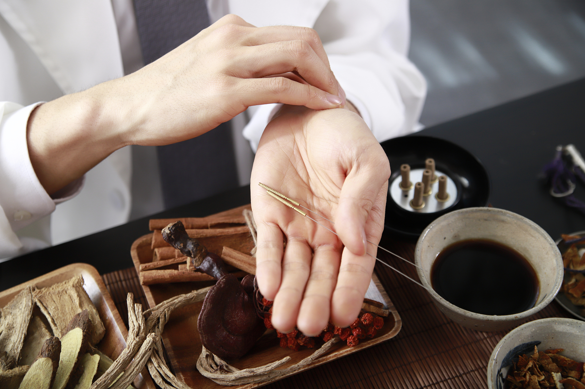 针灸的神奇力量：一个年轻农夫的真实故事