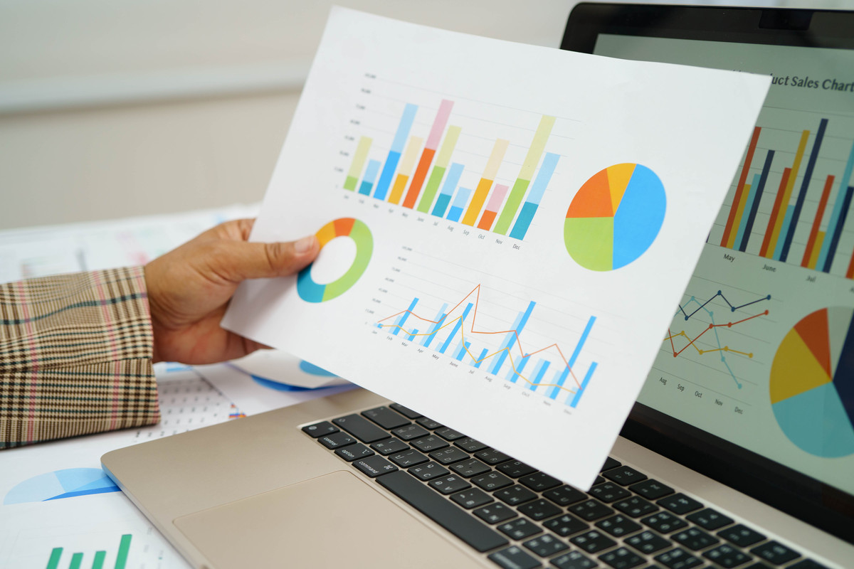 Accountant two page English green resume template尤小优应聘岗位：产品设计师邮箱：jiasmine163com电话：134-7674-8978所在地：广东省广州市海珠区性别：女生日：19990824Education experienceiask University