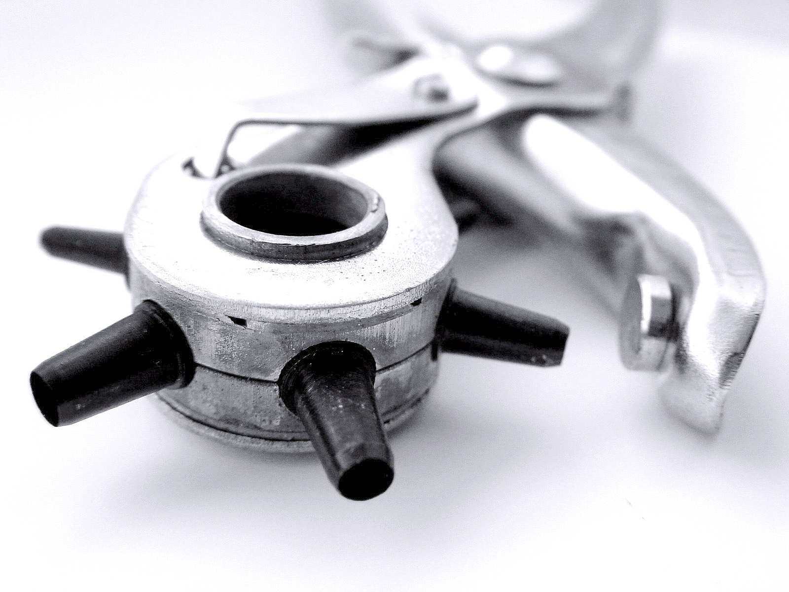 eyelet tool