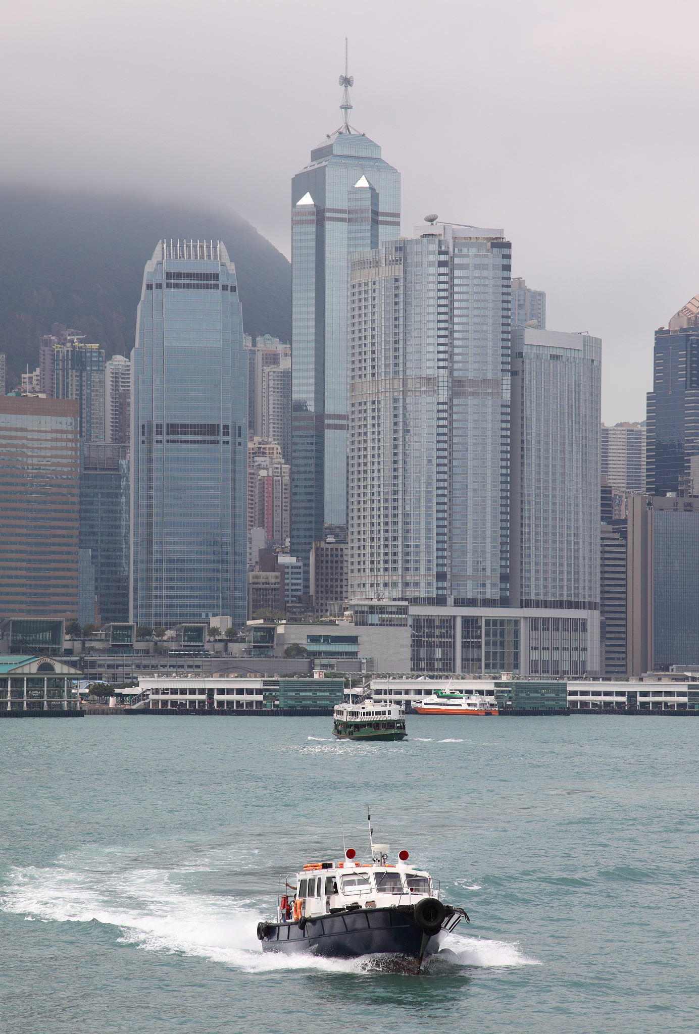 boats in hong kong harbor
