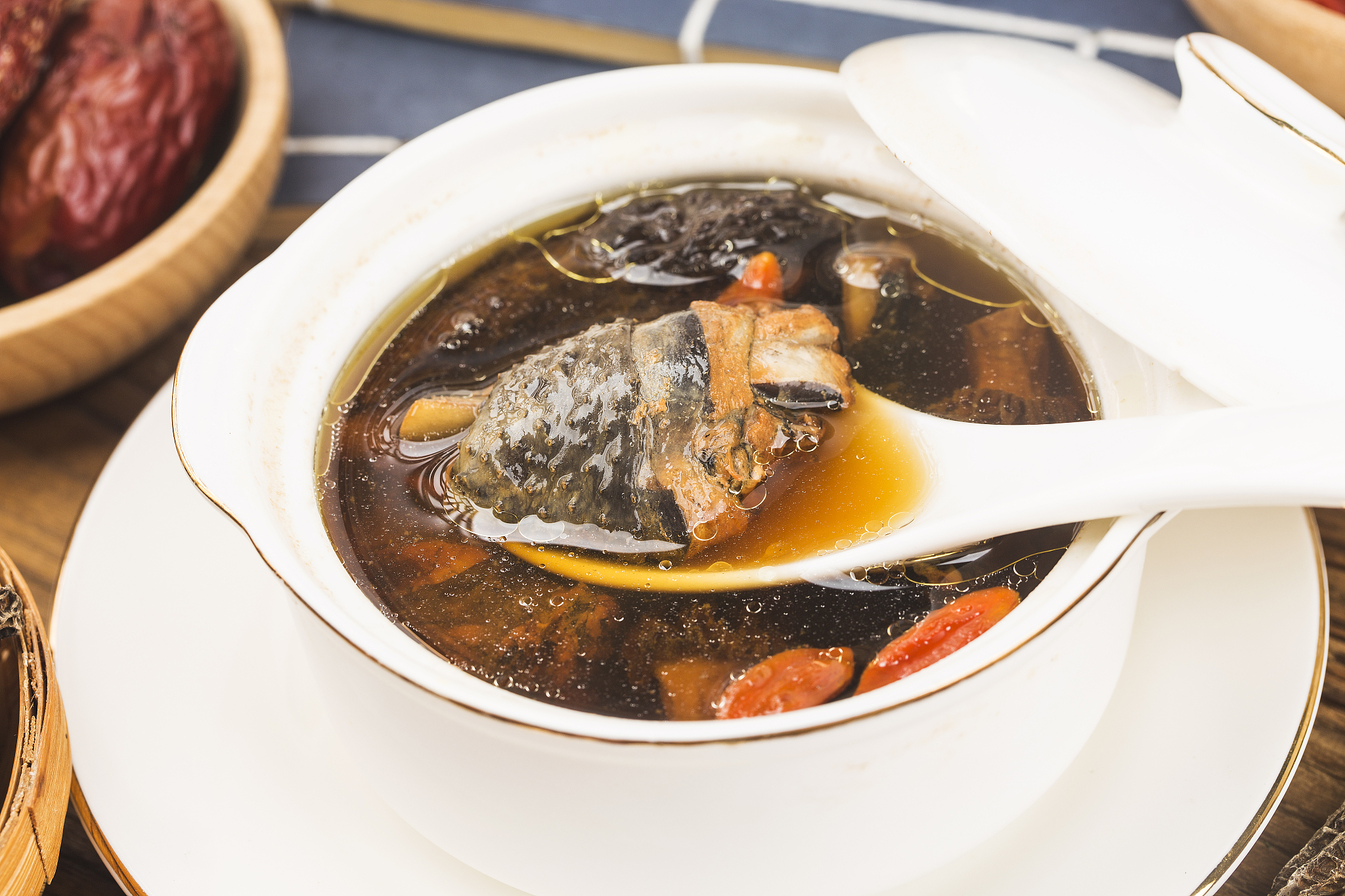 土茯苓龟汤的功效与作用