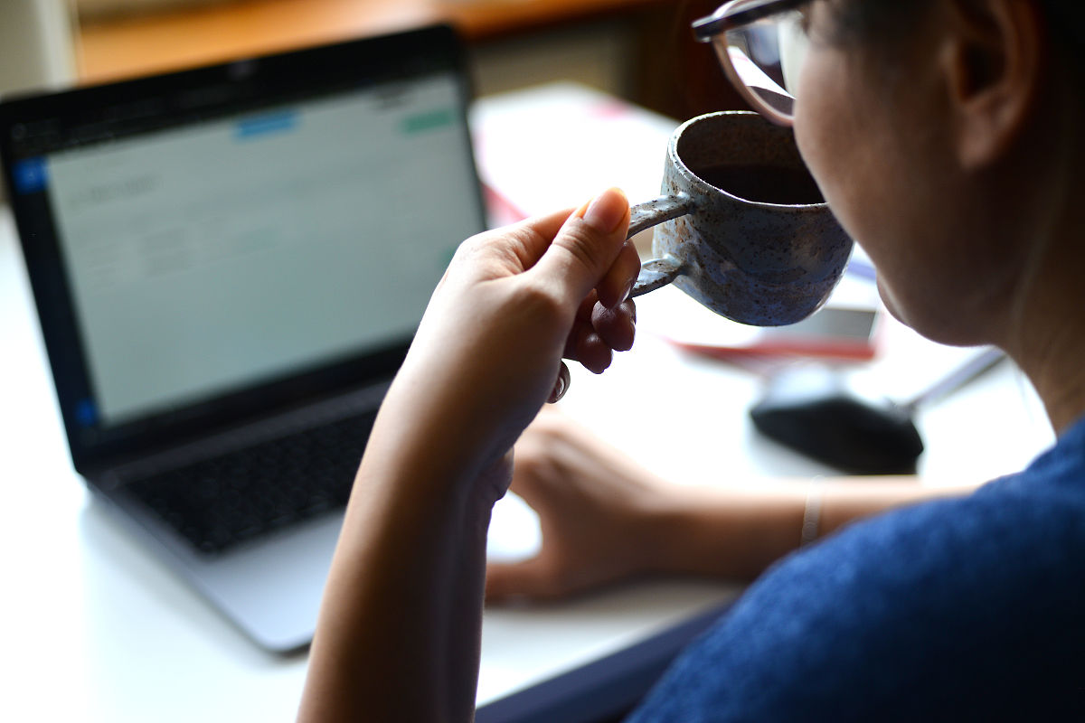 大学生早上上课时很困有啥办法可以解决