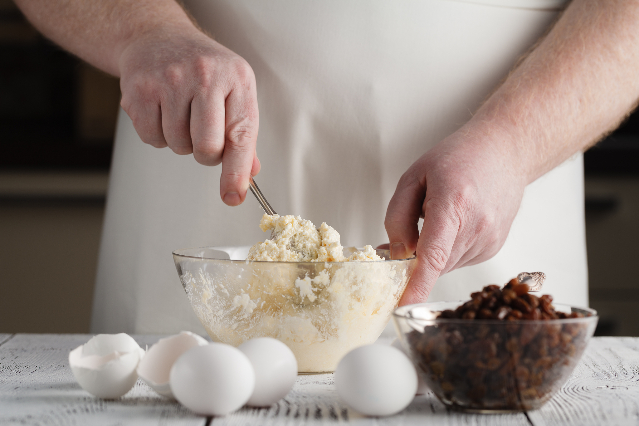 请以Cooking为网页写一段简介180字以内并翻译为英文。