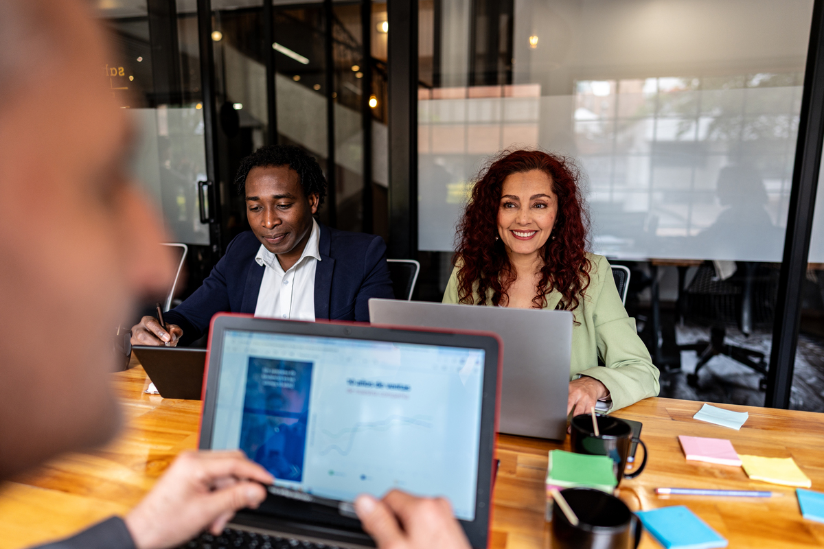 Vessel Repair Work Commences Smoothly After Onboard Meeting