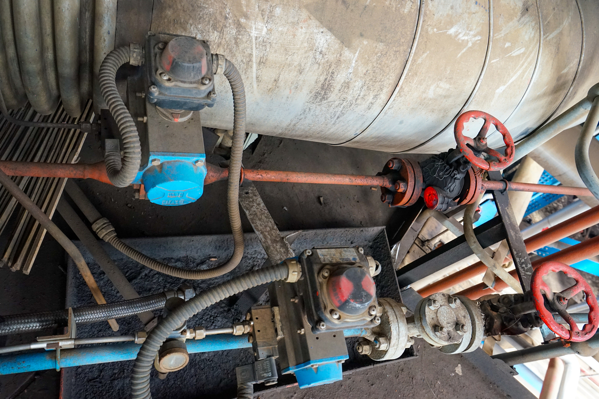 掘进力士乐三联阀串液原因及解决方法