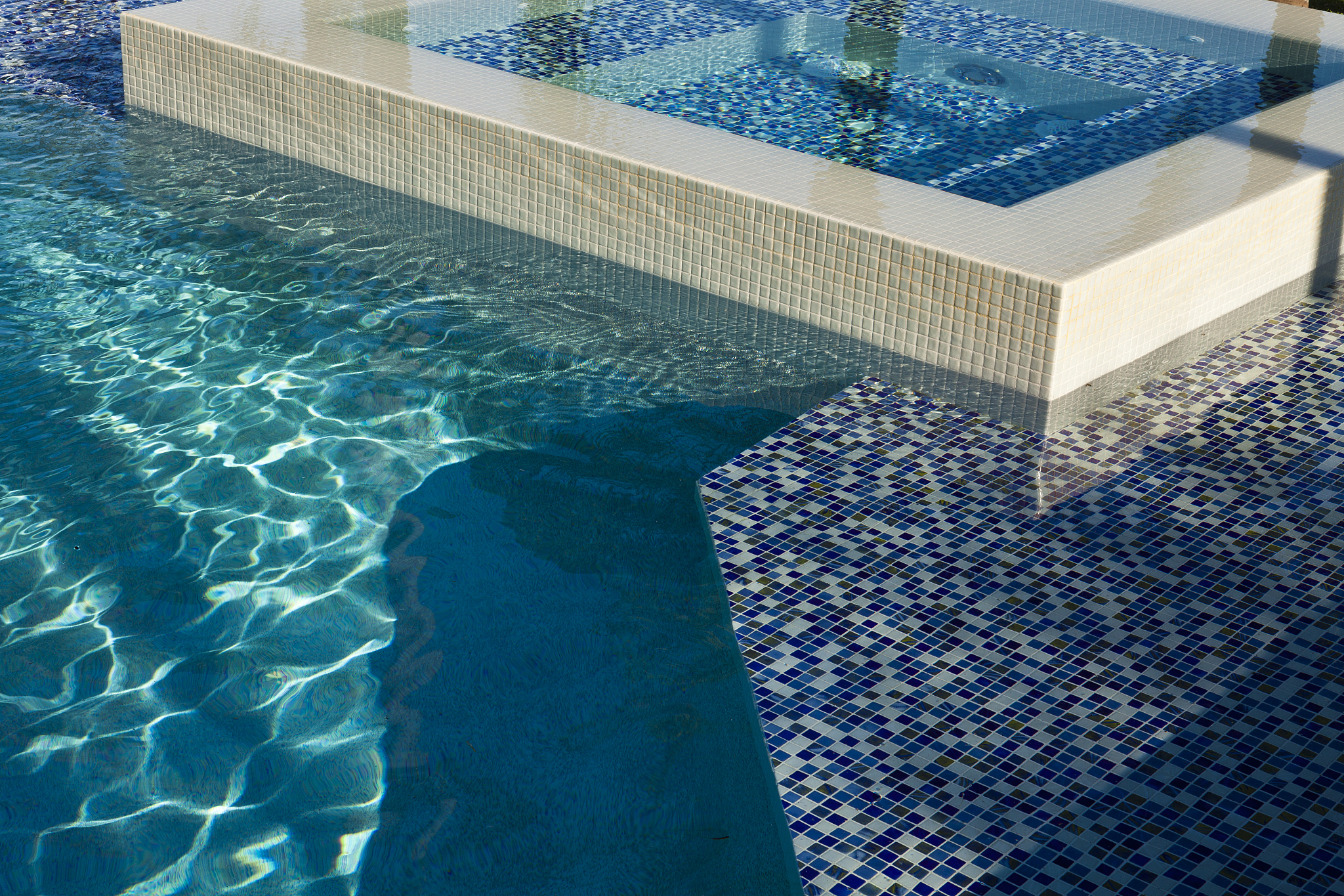 applicationyml中的 task execution pool core-size 16 max-size 1000 queue-capacity 2000 allow-core-thread-timeout false keep-alive 30 thread-name-prefix db