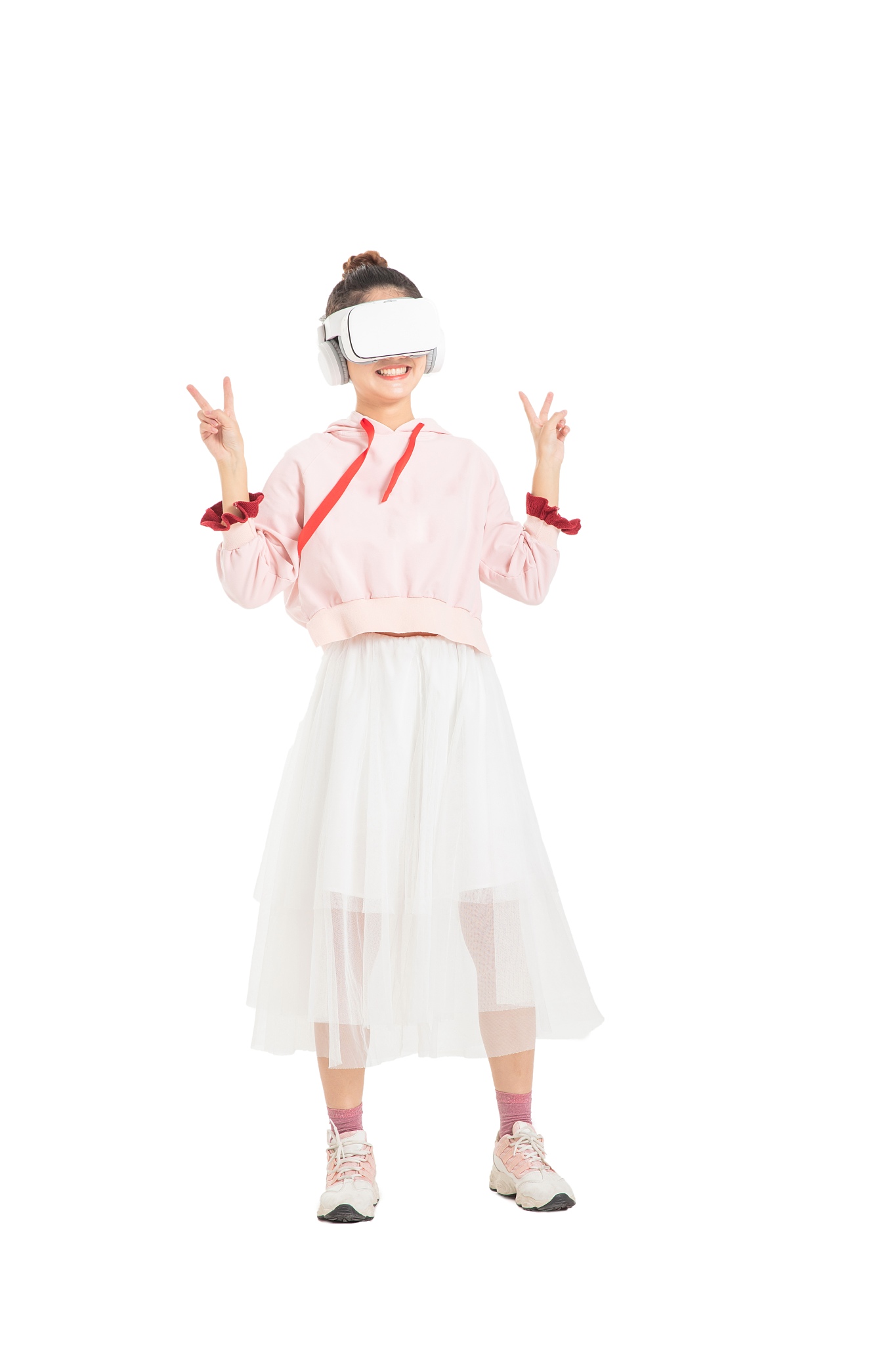 使用vr娱乐的可爱女生