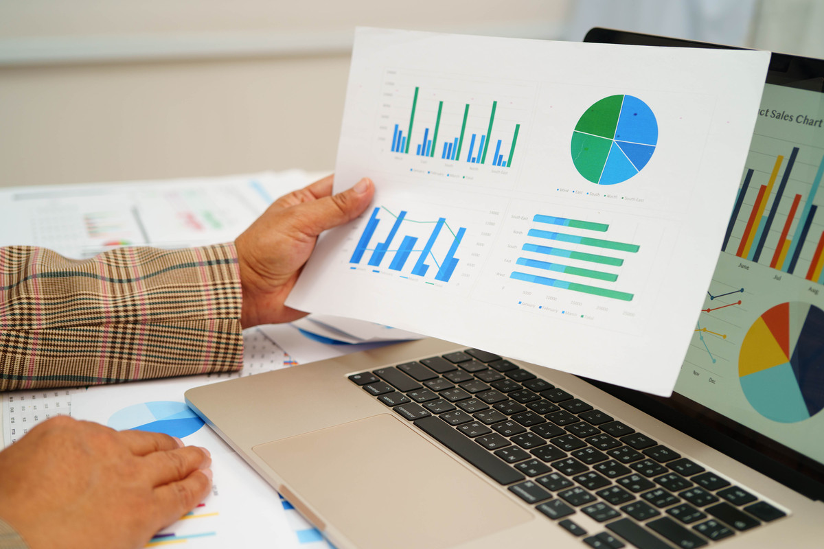 Accountant two page English green resume template尤小优应聘岗位：产品设计师邮箱：jiasmine163com电话：134-7674-8978所在地：广东省广州市海珠区性别：女生日：19990824Education experienceiask University