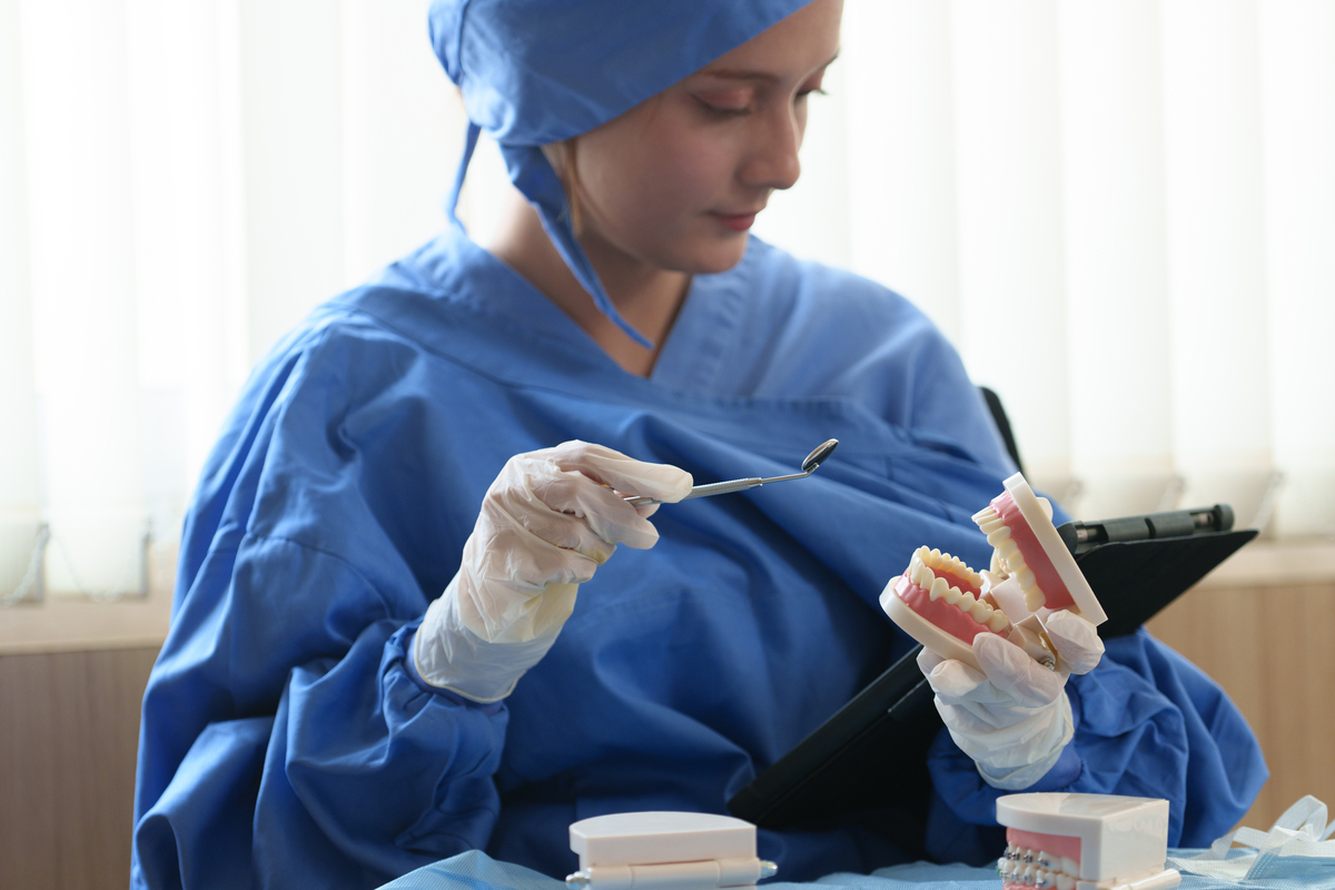 树脂假牙机器使用方法详解：步骤、注意事项及操作指南