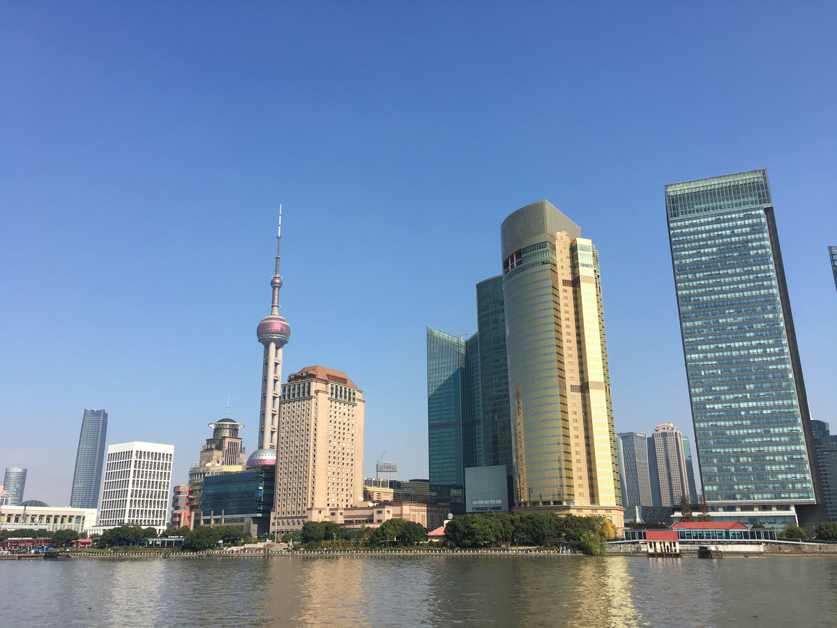 上海地标建筑：东方明珠、中心大厦、白玉兰剧场、石库门和百乐门