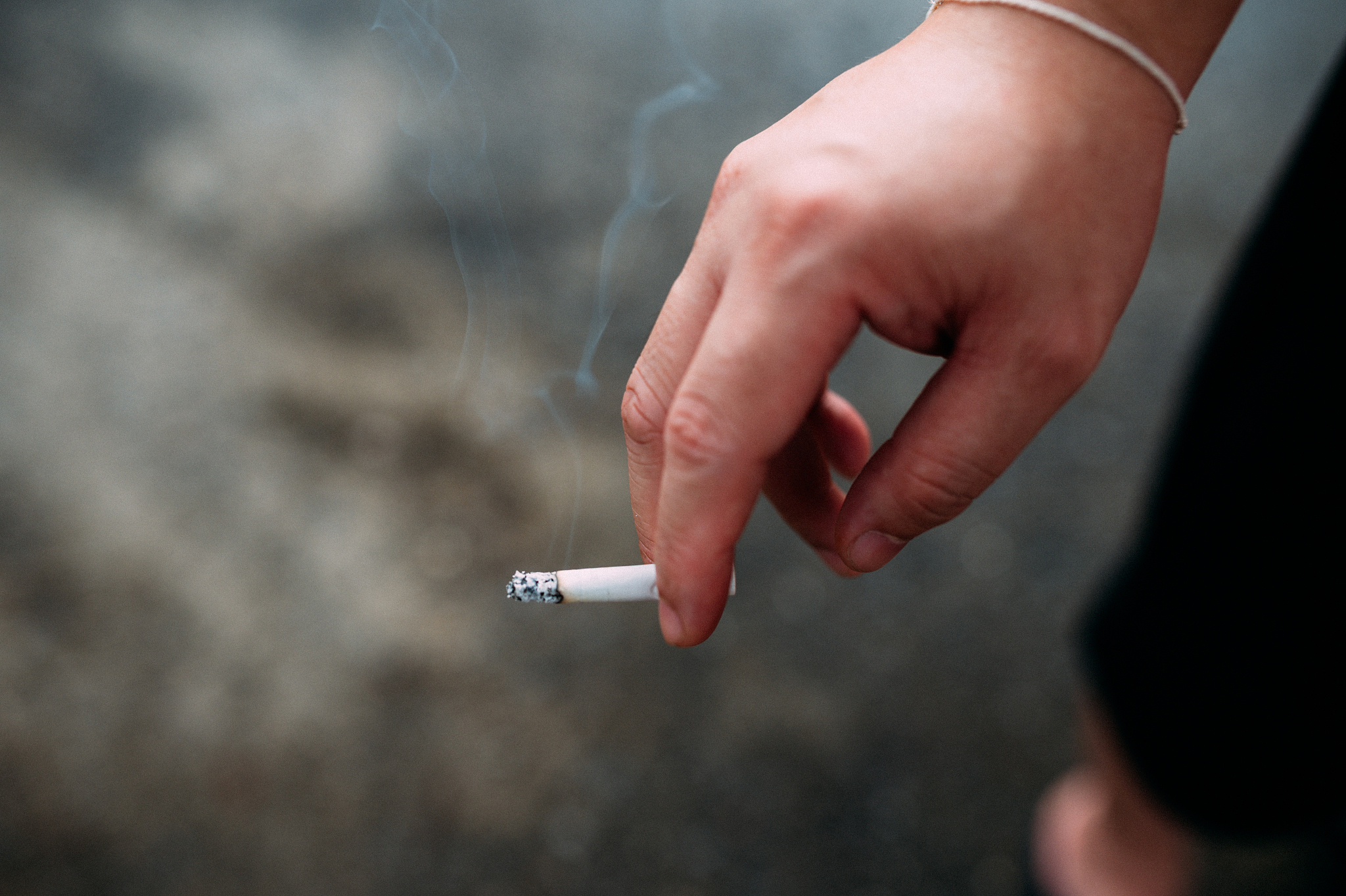 一根烟怎么给100000个人分