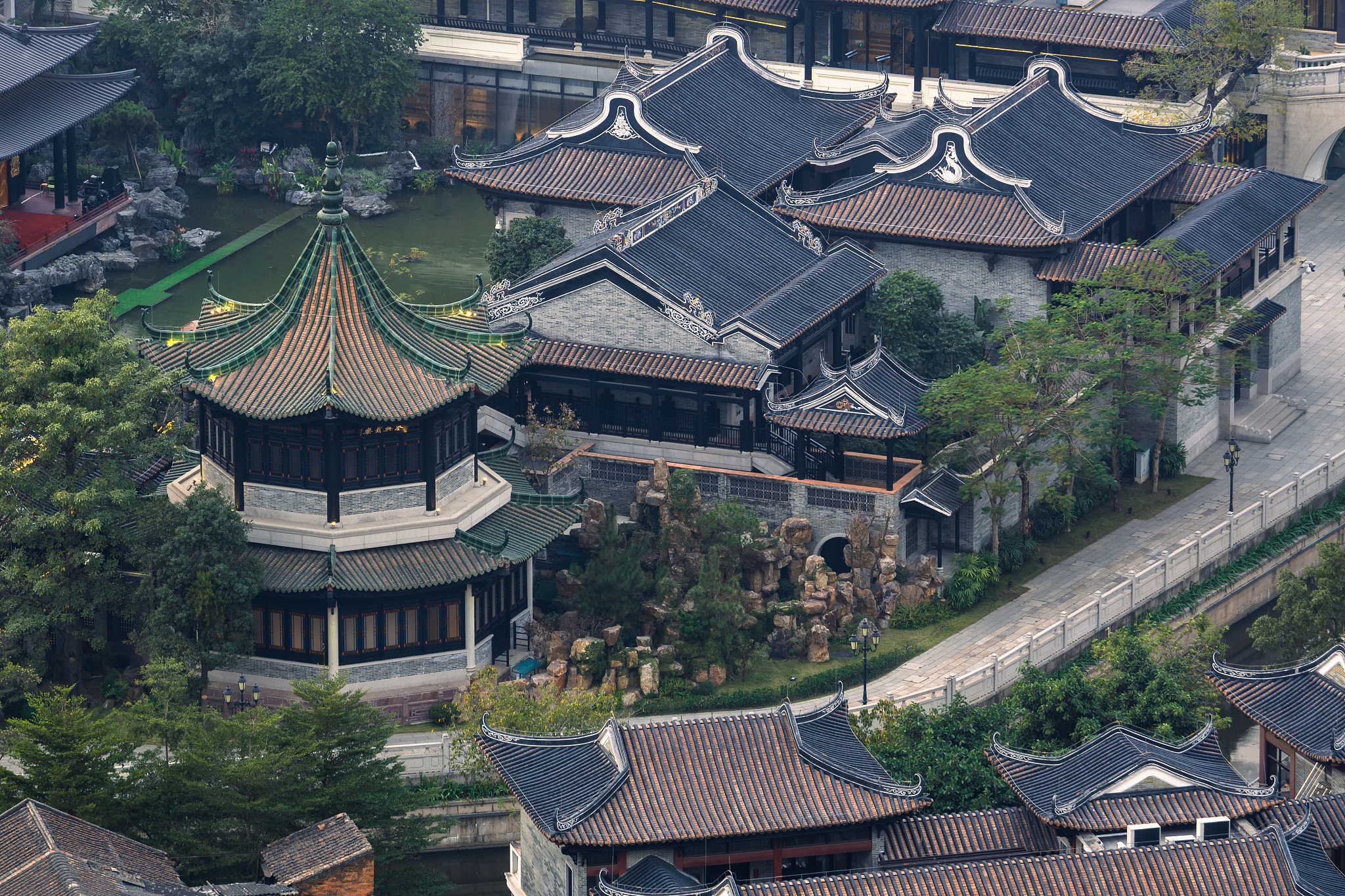 如何制定亲身去广州市从化区钱岗古村的广裕祠研究古建筑保护与发展计划和预期得到什么样的结果