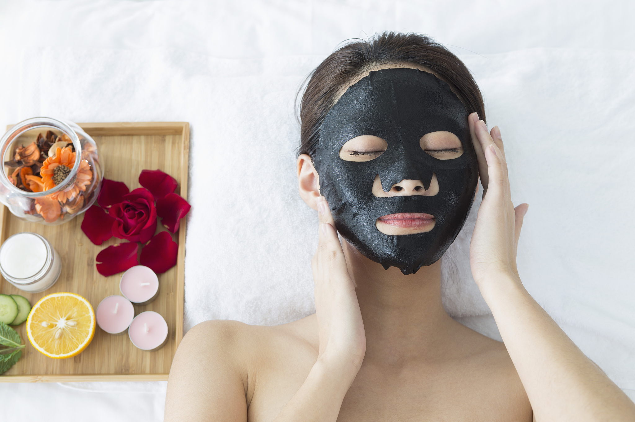 写5个沉浸式75分钟主要描述面膜滋养 、净颜清洁、 三重爽肤 899元 20秒左右的抖音团购爆款文案