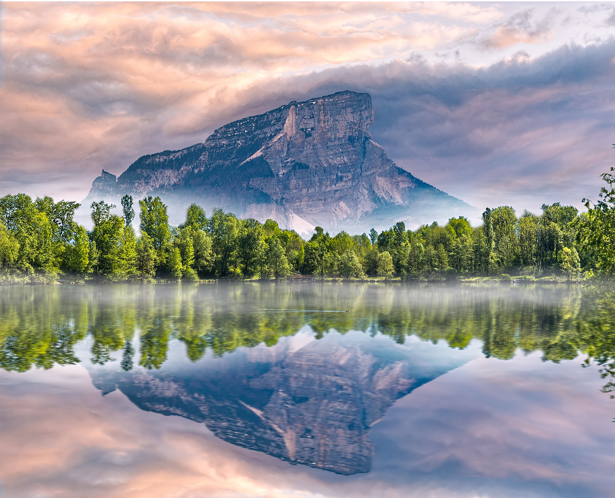 文案：好美～哇。把文案写一个用心的评论