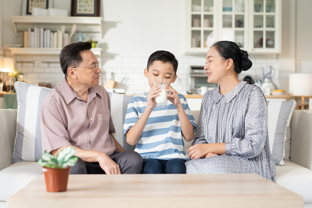 中国大一新生成长经历与父母关系的塑造