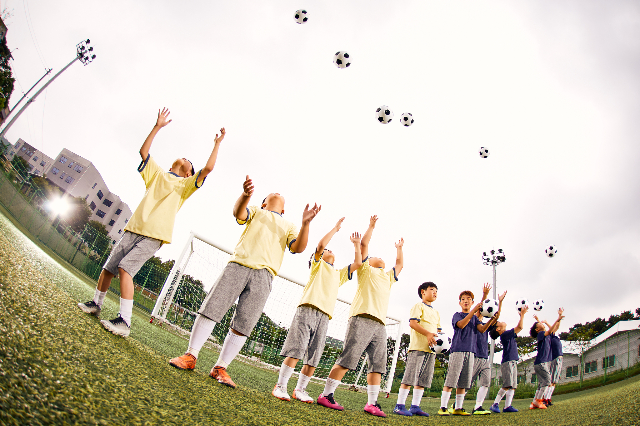 雨天的教室独白：一段关于友情和融入的青春物语