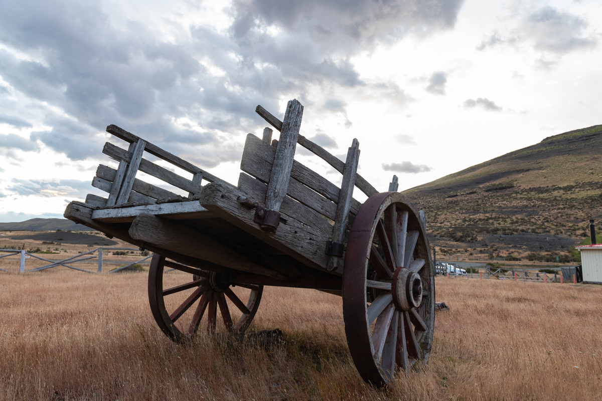 可以介紹四輪貨運馬車