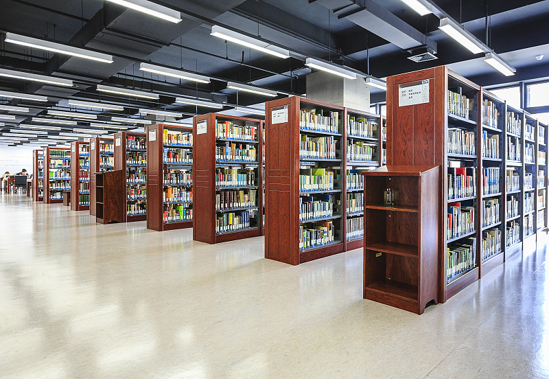 详细介绍一下大学图书馆的结构