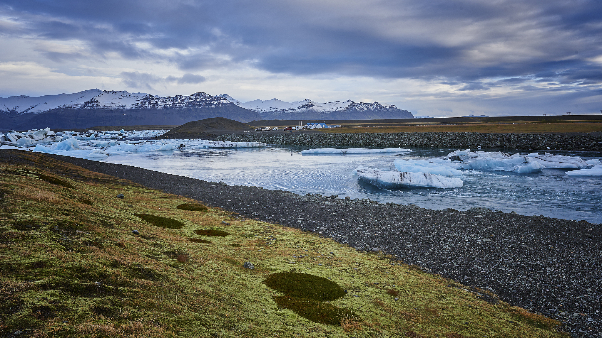 jokulsarlon lagoon, beautiful cold landscape picture of icelandi