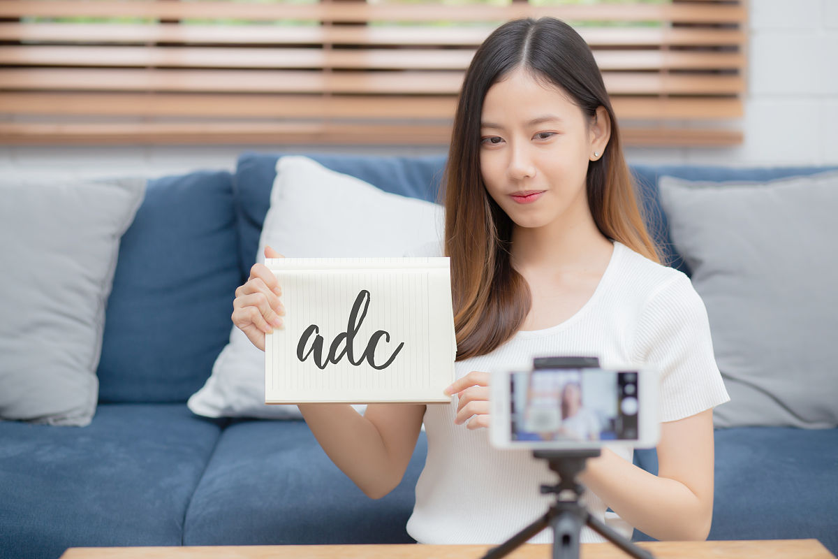 重庆轻工业幼师技工学校2022年招生办联系电话