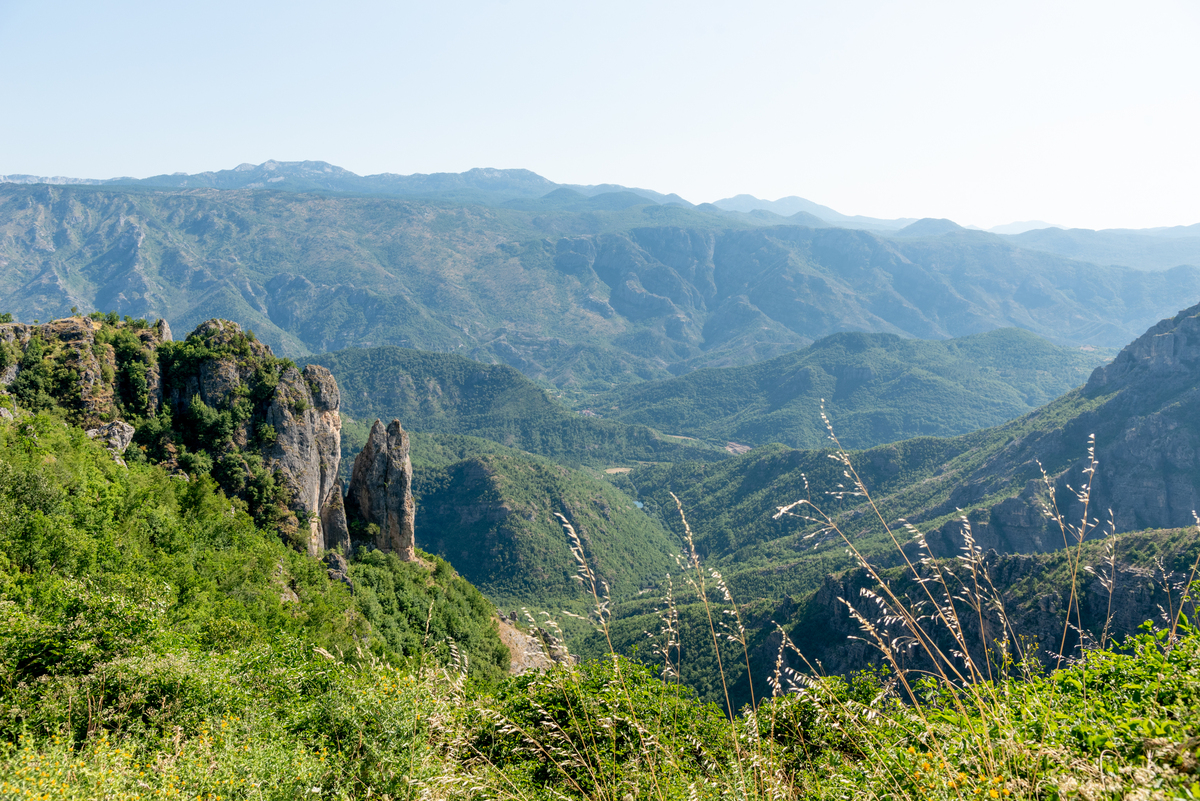 保狼牙山野餐好去处：山顶、山腰、山谷、湖畔，享受自然美景