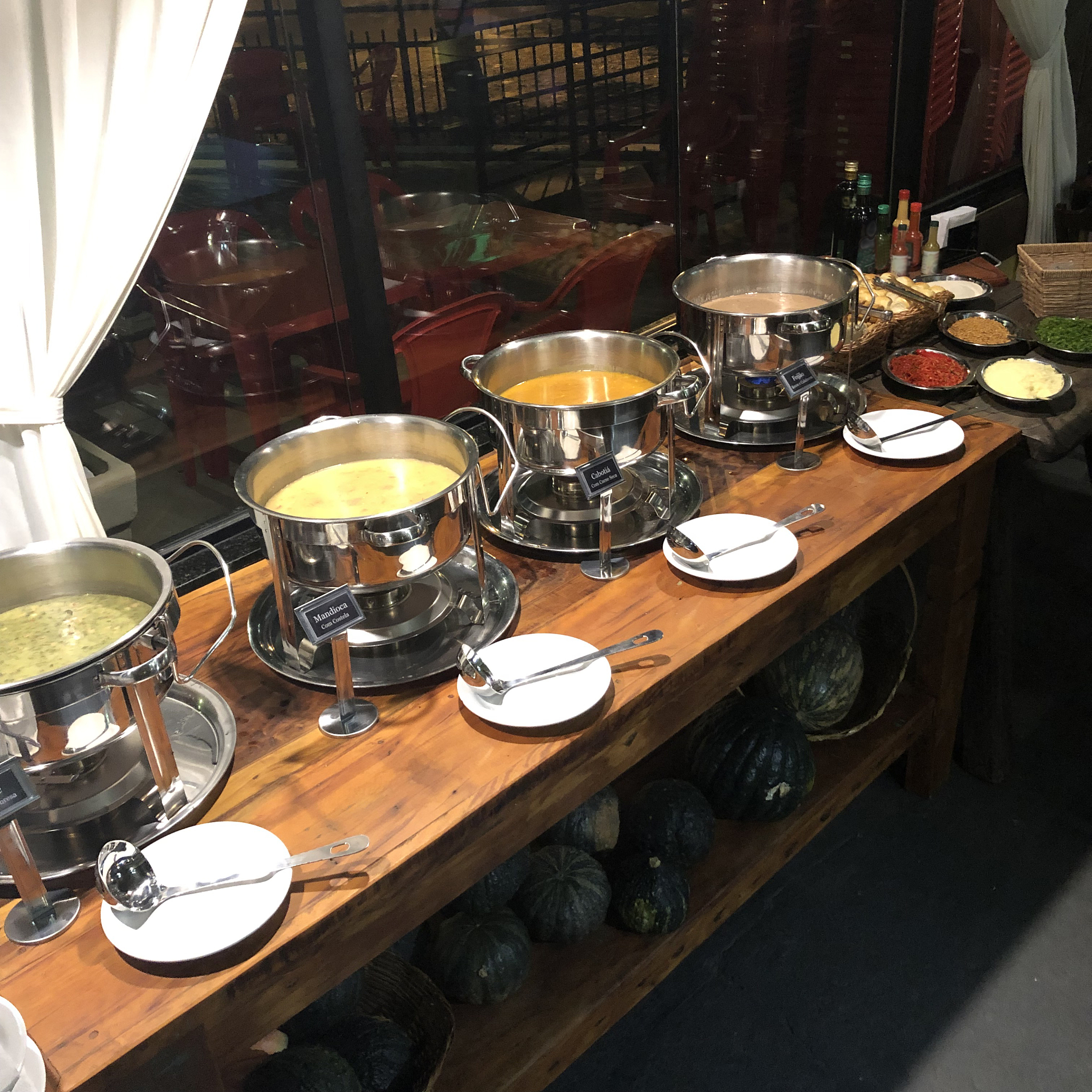 秦炉烤肉五星好评：环境舒适、服务周到、美食美味、价格合理