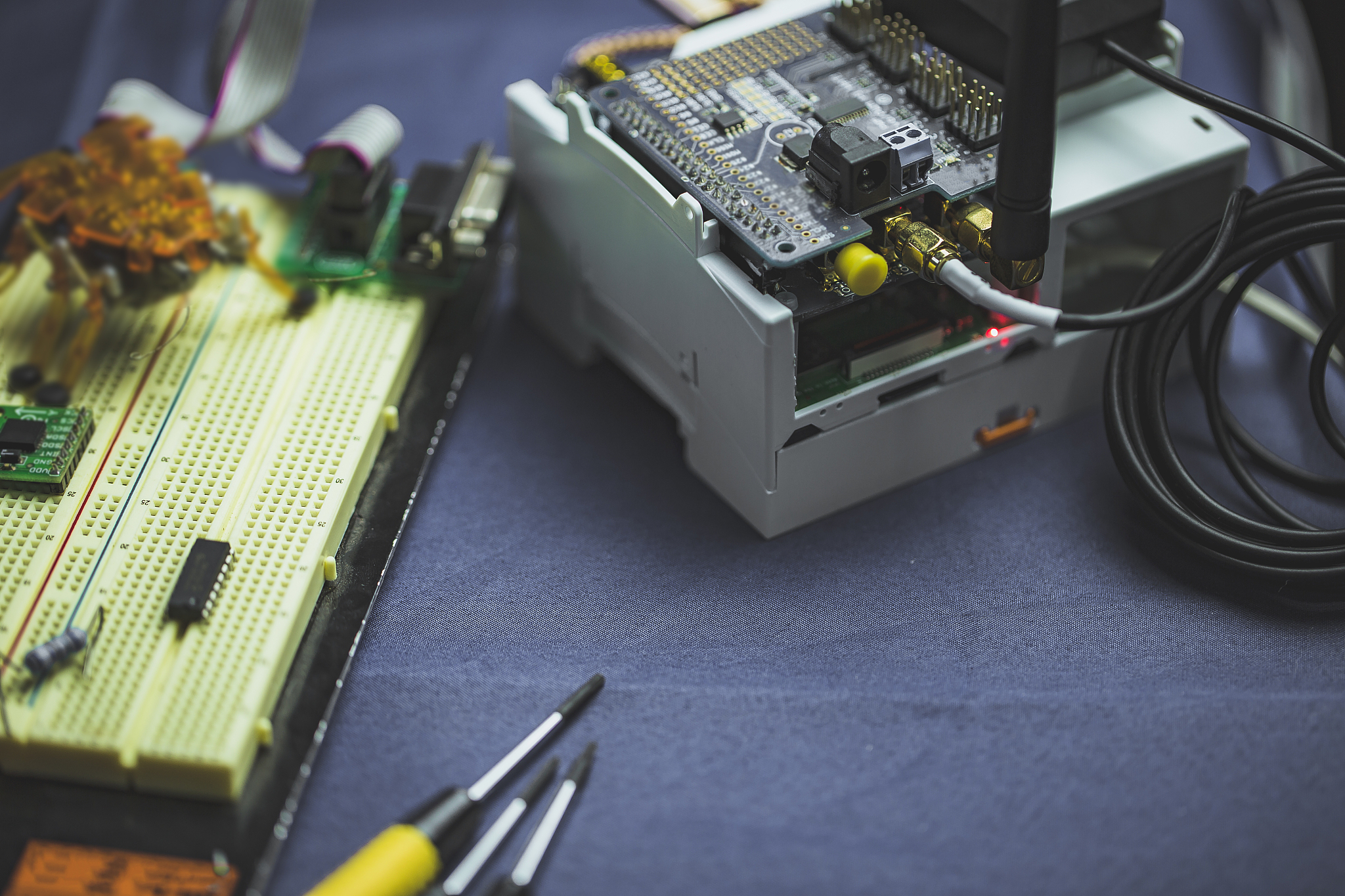 颍上县科学技术学校2021年专业设置：计算机、电子、机械、设计等领域人才培养