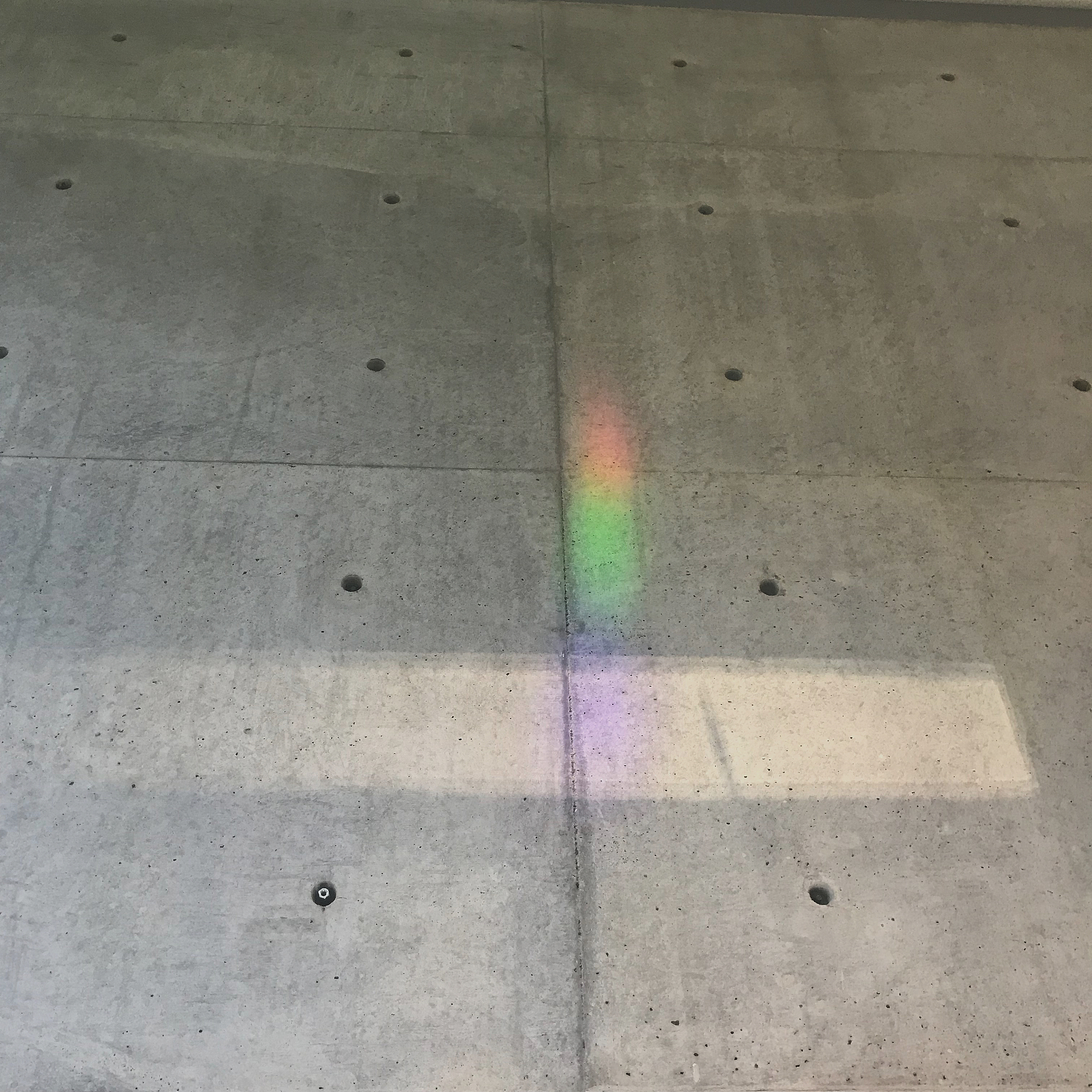 样品1号<001>轴方向角90度光斑分析：阵列间距及不确定度