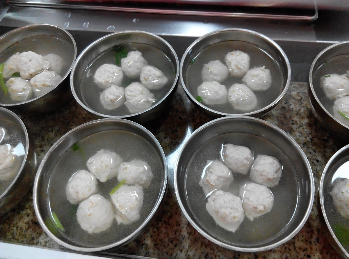 手把手教你做丸子，外酥里嫩，鲜香多汁！