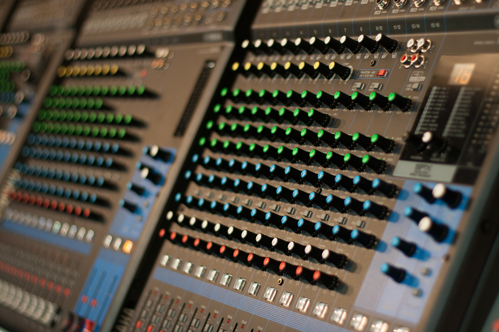 请给我出示一份维基百科对混音师的词条模板