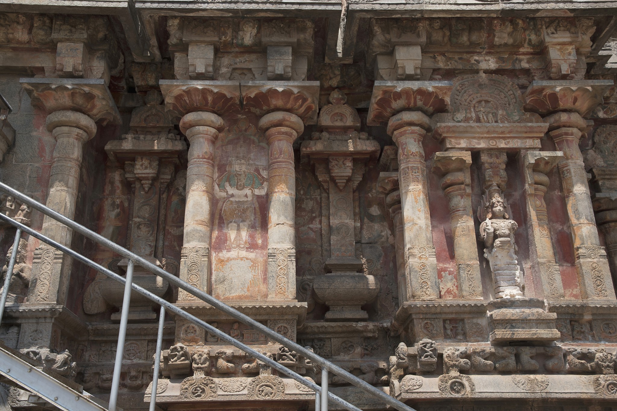 niches and kumbhapanjaras, southern wall, airavatesvara temple, 