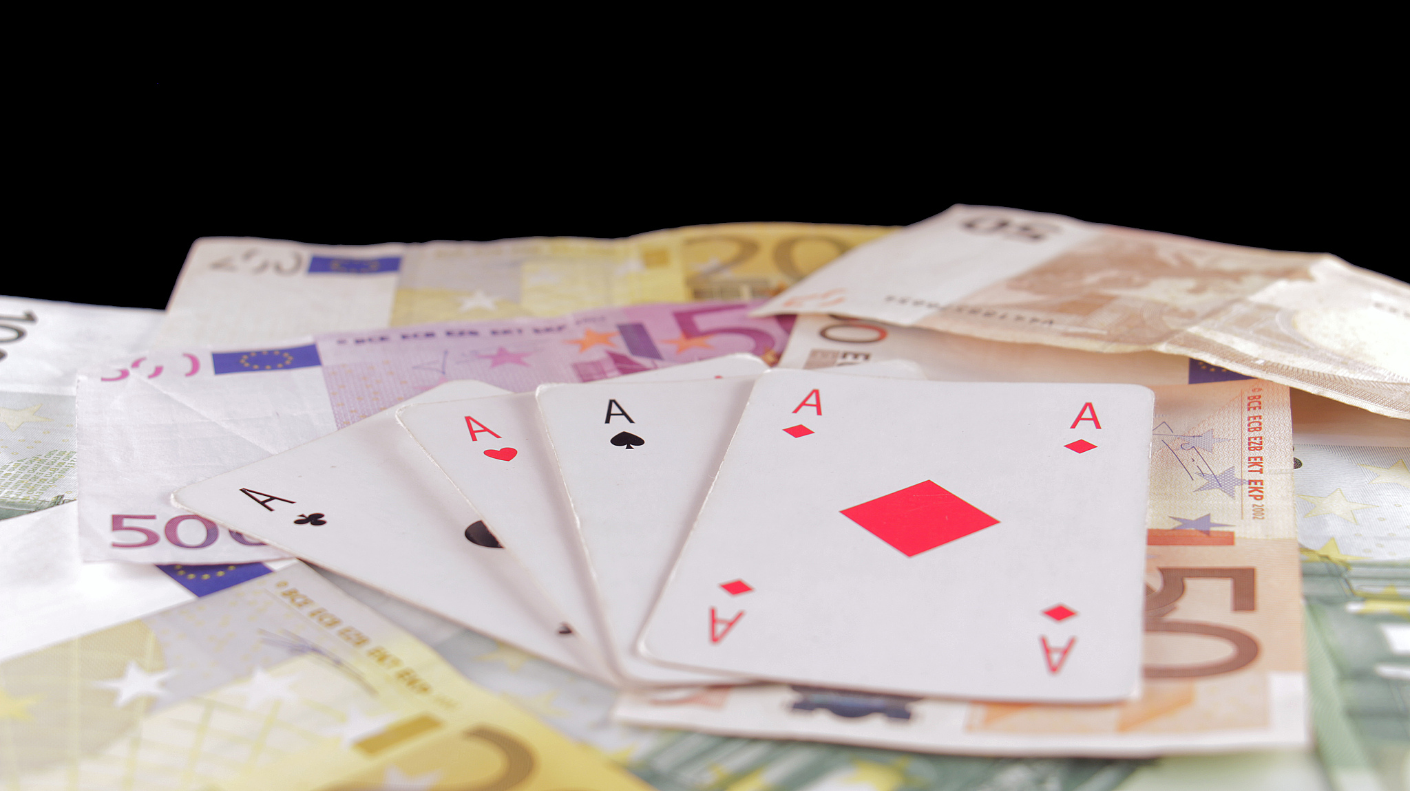 poker cards on euro money