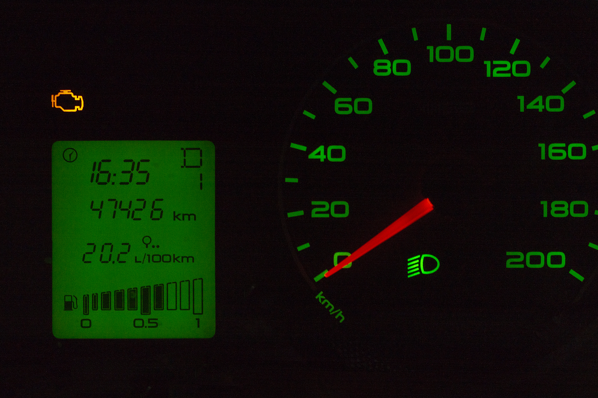 发动机到达净功率时转速是最大的吗？不一定。发动机到达净功率时转速通常是最高的但并不总是最大的。转速取决于发动机的设计和负载因此在不同的情况下发动机到达净功率时的转速也会有所不同。继续