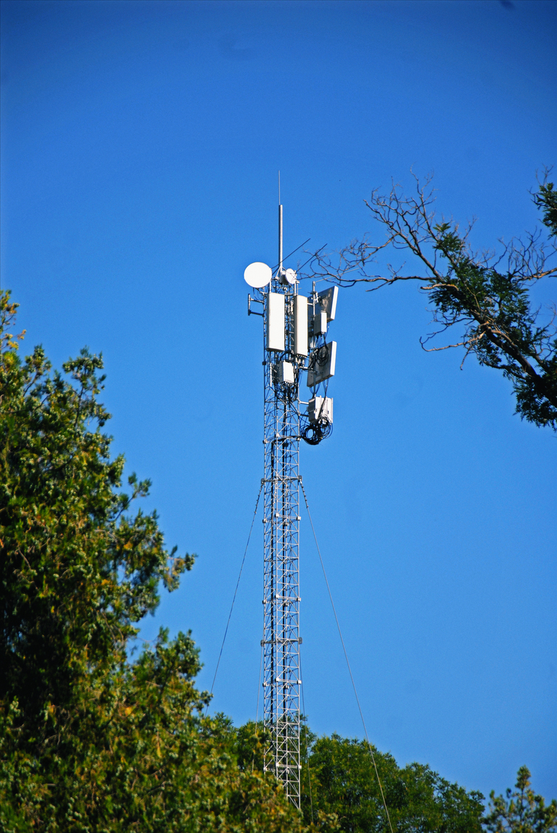 5G 集成面板天线基站应用场景 - 城市宽带、物联网、工业自动化等